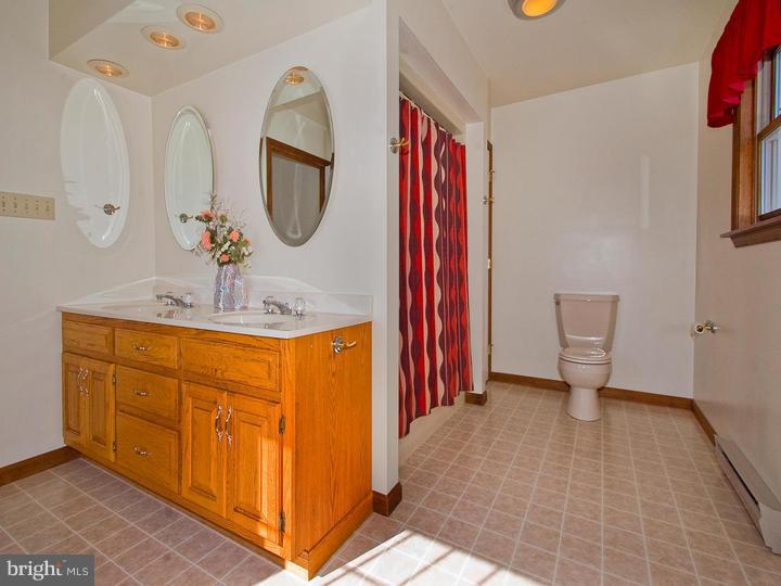 926 Walter Road Cochranville, PA 19330 - Photo 11 of 24 Gallery Image 11