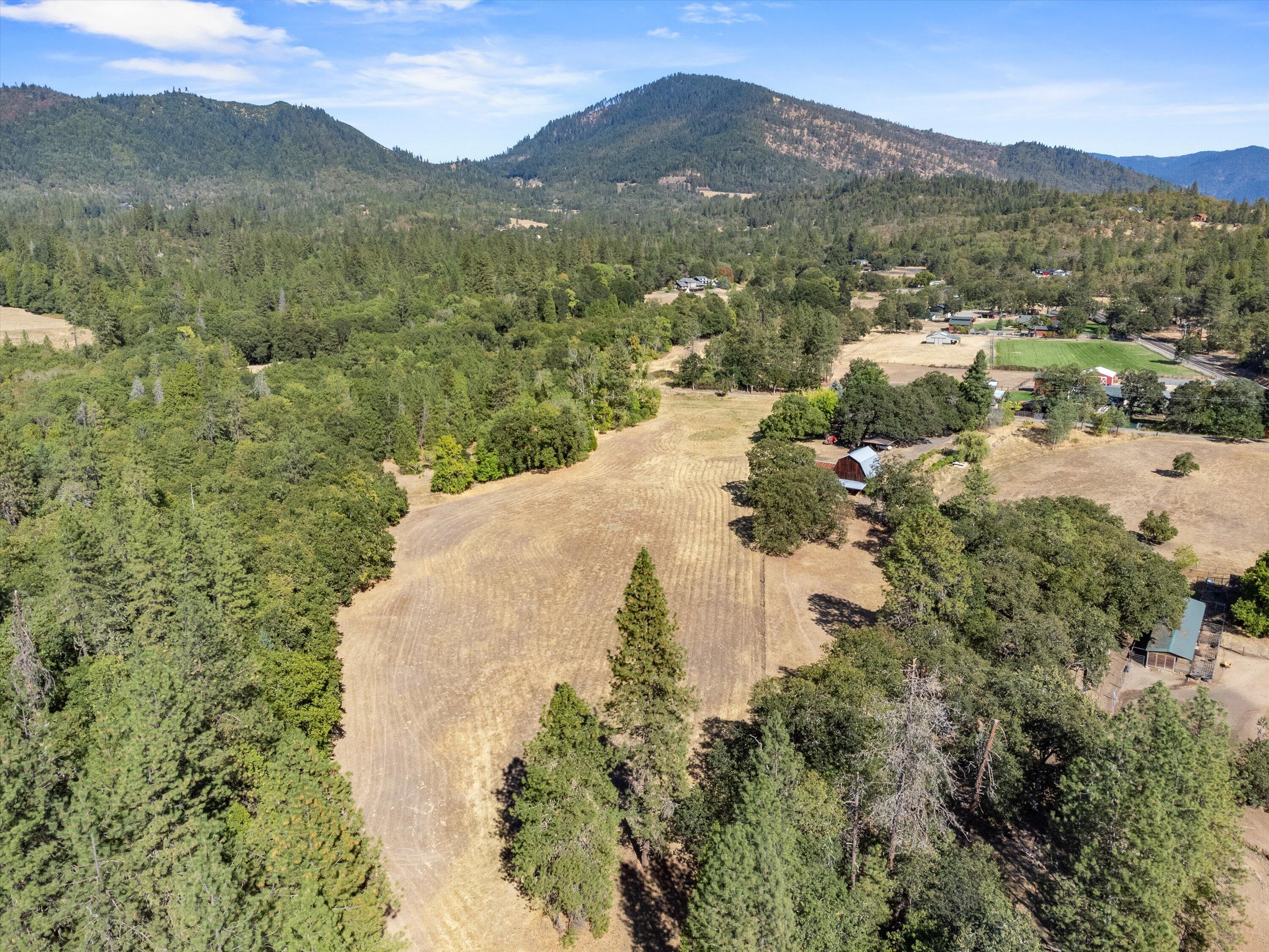 5442 Hugo Road Grants Pass, OR 97526 - Photo 38 of 41 38-5442 Hugo Rd-38