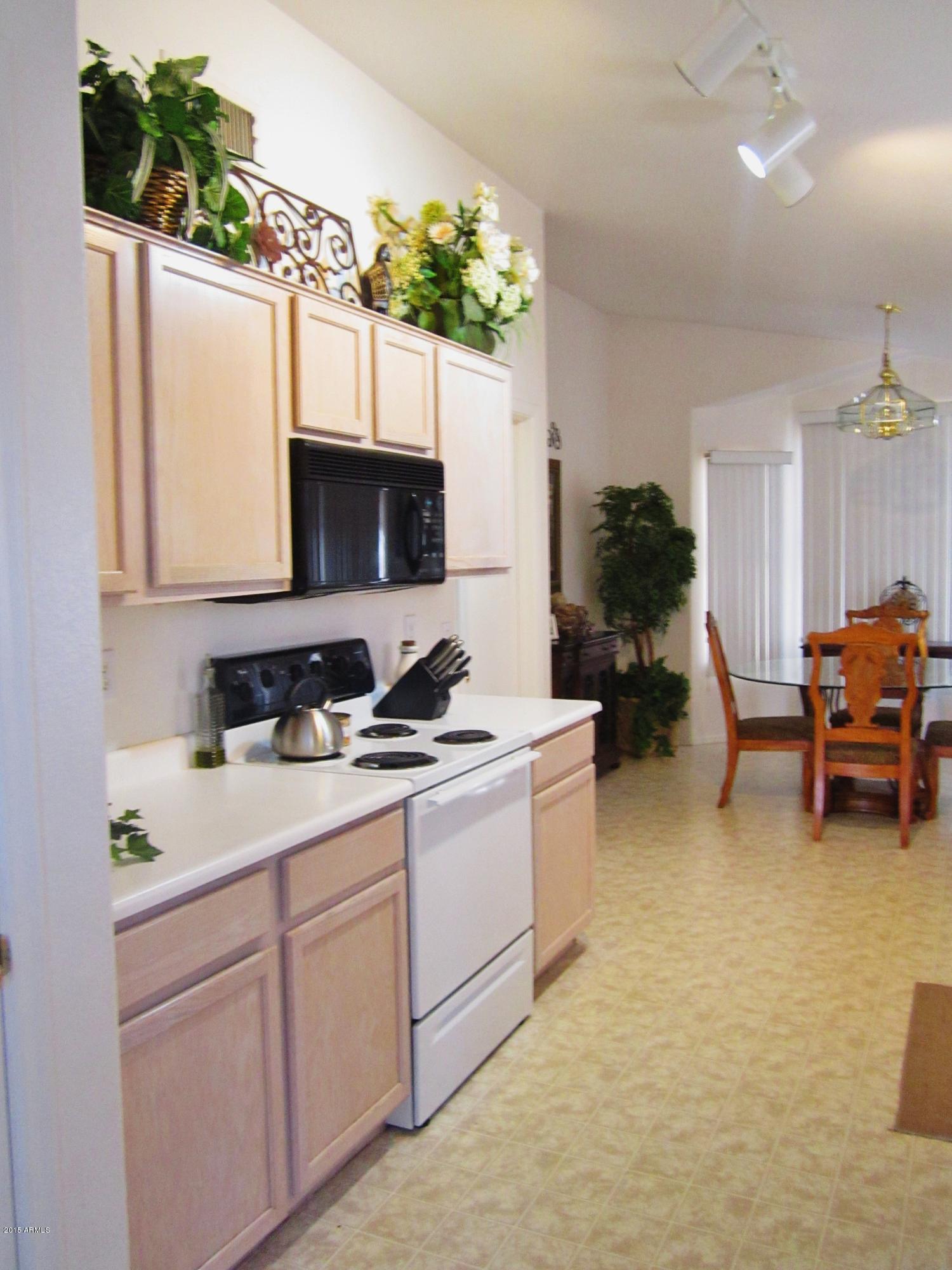 4701 East Mossman Road Phoenix, AZ 85050 - Photo 7 of 23 Stove