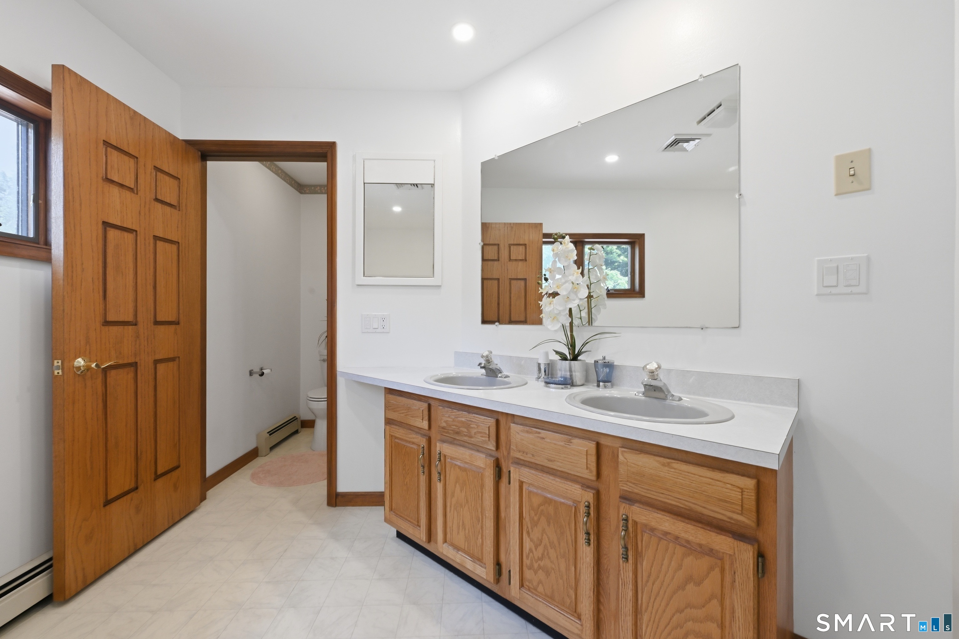 37 Tunnel Road Newtown, CT 06470 - Photo 20 of 39 Gallery Image 20