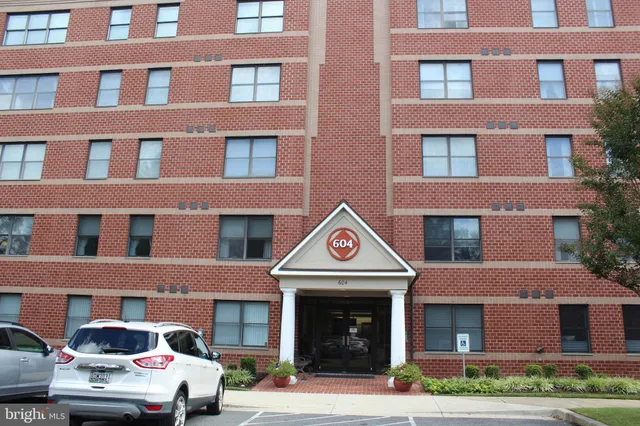 $379,755 | 604 McKinsey Park Drive, Unit 402, Severna Park, MD 21146