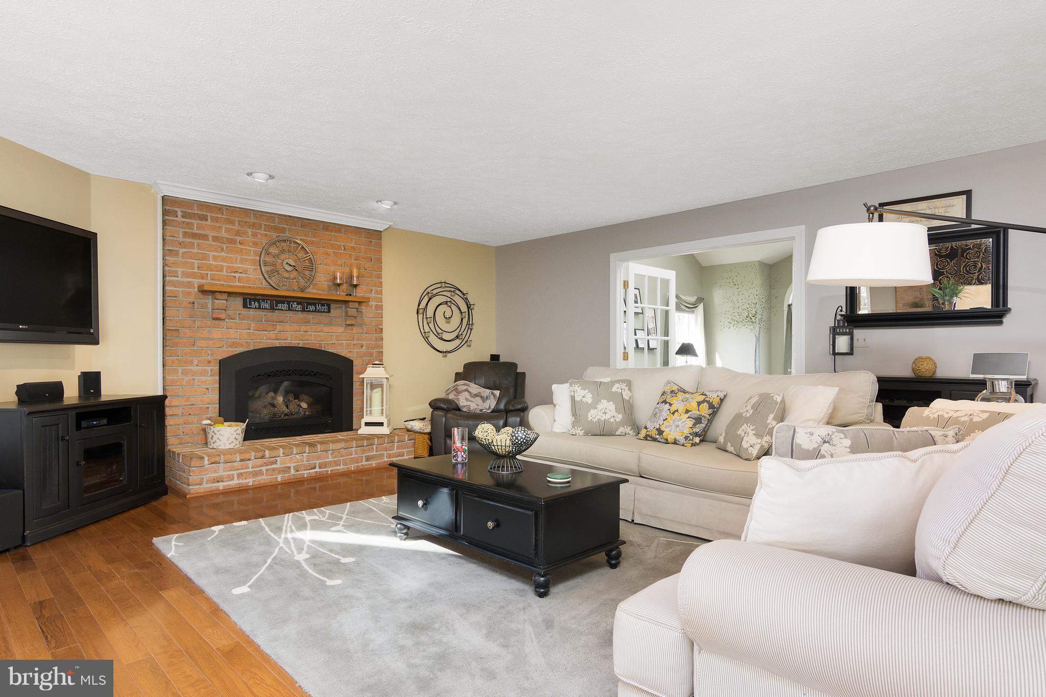 1679 Bayside Beach Road Pasadena, MD 21122 - Photo 5 of 29 Beautiful Family with fireplace