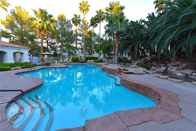 $1,375 | 2975 Bluegrass Lane, Unit 824, Henderson, NV 89074