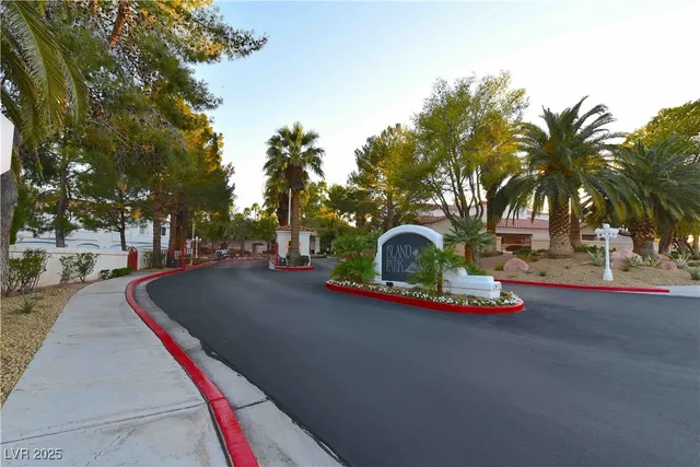 $1,375 | 2975 Bluegrass Lane, Unit 824, Henderson, NV 89074