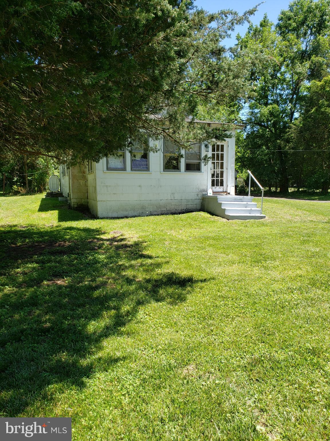 28 Spring Garden Street Lindenwold, NJ 08021 - Photo 2 of 26