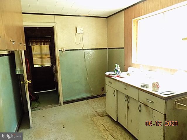 28 Spring Garden Street Lindenwold, NJ 08021 - Photo 8 of 26