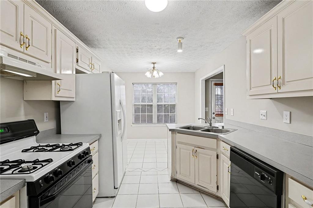 11790 Spring Lake Way Fayetteville, GA 30215 - Photo 8 of 31