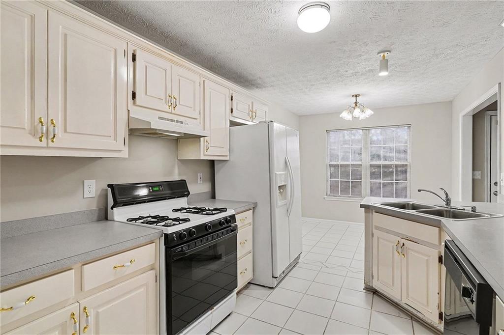 11790 Spring Lake Way Fayetteville, GA 30215 - Photo 9 of 31