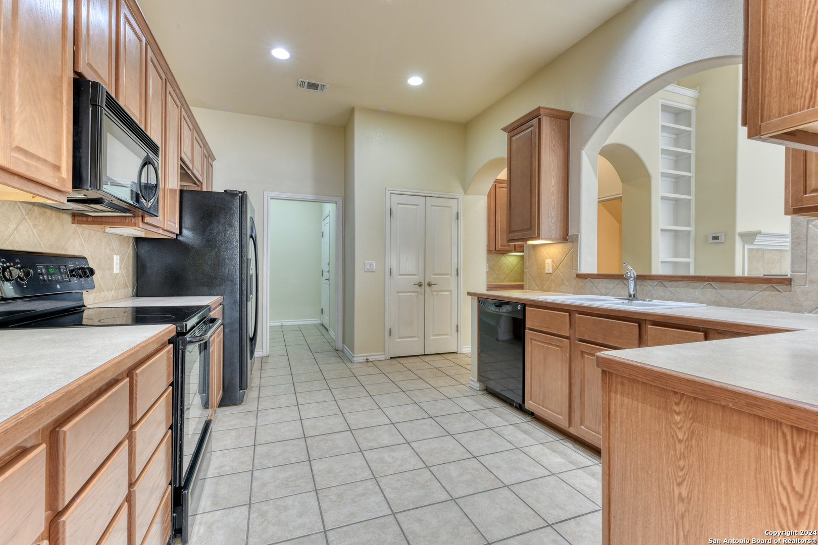 22209 Sausalito Court San Antonio, TX 78258 - Photo 9 of 24