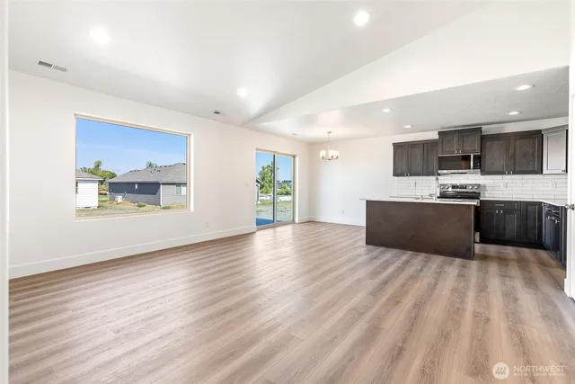 $343,850 | 312 Montana Street, Moses Lake, WA 98837