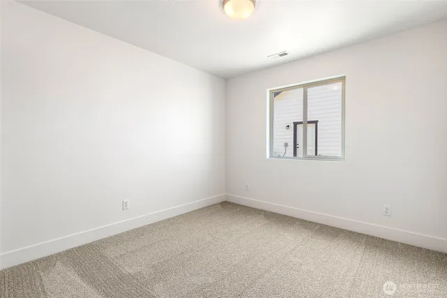 $343,850 | 312 Montana Street, Moses Lake, WA 98837