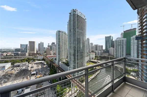 $3,000 | 690 Southwest 1st Court, Unit 2703, Miami, FL 33130