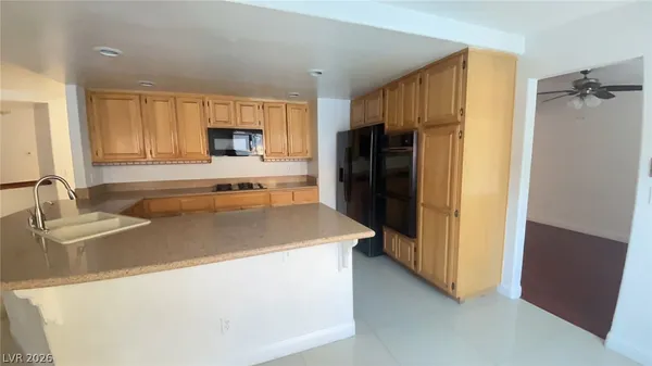 $2,800 | 9428 Salt Water Court, Las Vegas, NV 89117