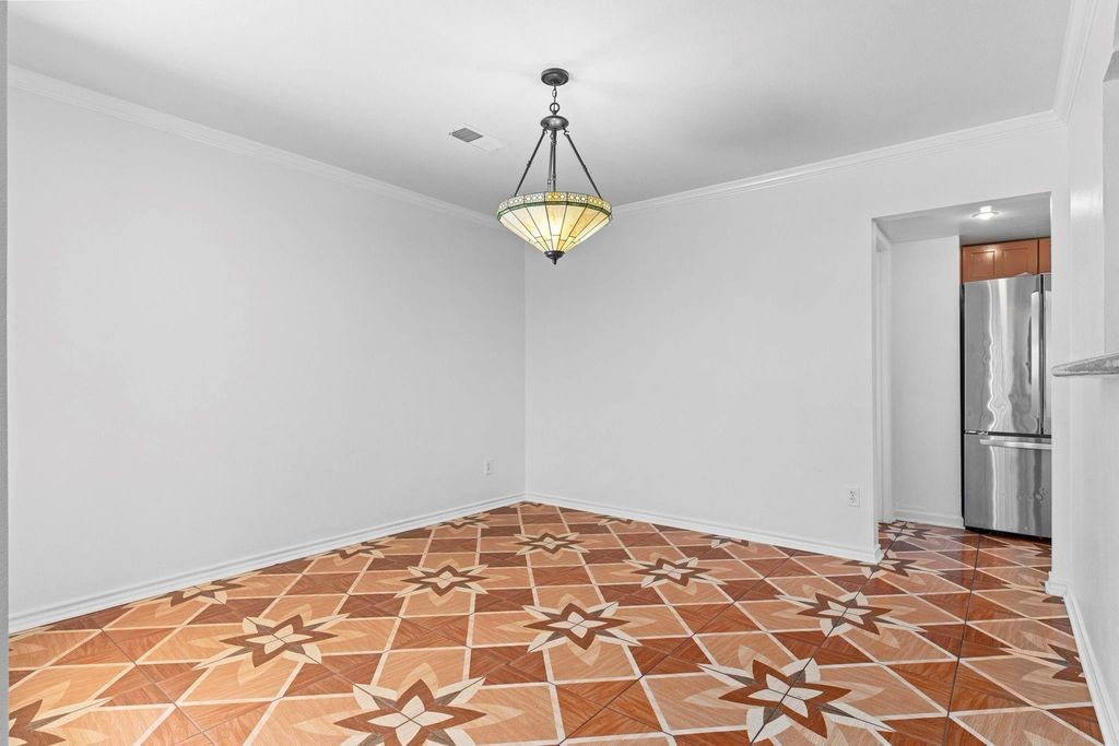 8918 Grape Street Houston, TX 77036 - Photo 16 of 40