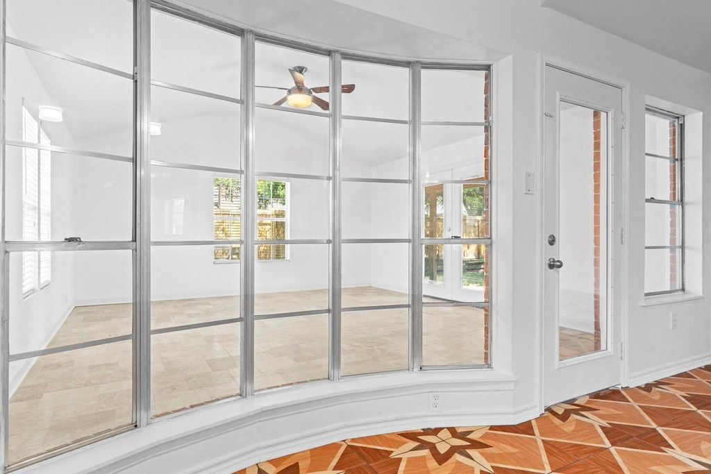 8918 Grape Street Houston, TX 77036 - Photo 20 of 40 a view of a interior of the house