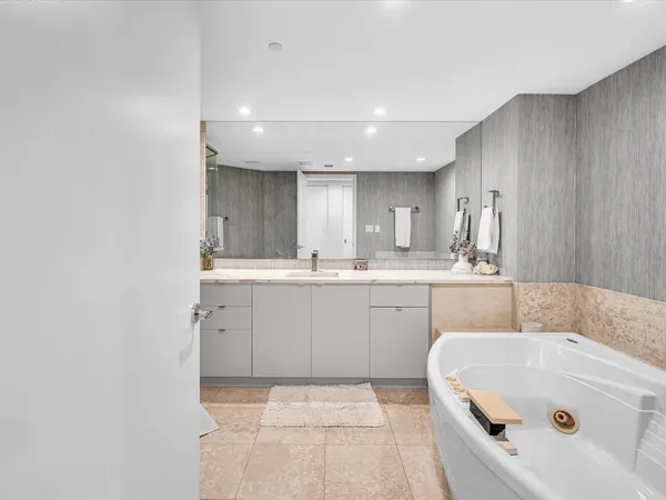 $2,095,000 | 1600 South Ocean Boulevard, Unit 403, Pompano Beach, FL 33062