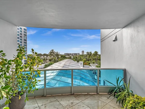 $2,095,000 | 1600 South Ocean Boulevard, Unit 403, Pompano Beach, FL 33062