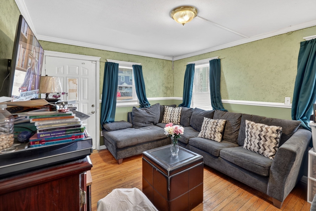 12 Cottage Place Boston, MA 02136 - Photo 4 of 28