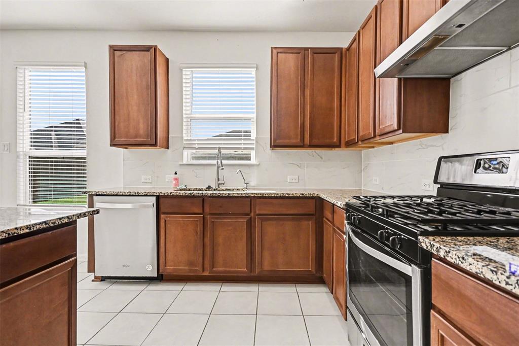 7218 Bakersfield Court Rosharon, TX 77583 - Photo 13 of 27