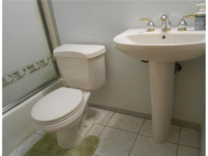 1486 Evelyn Road Baldwin, PA 15227 - Photo 14 of 24 Full Bath.