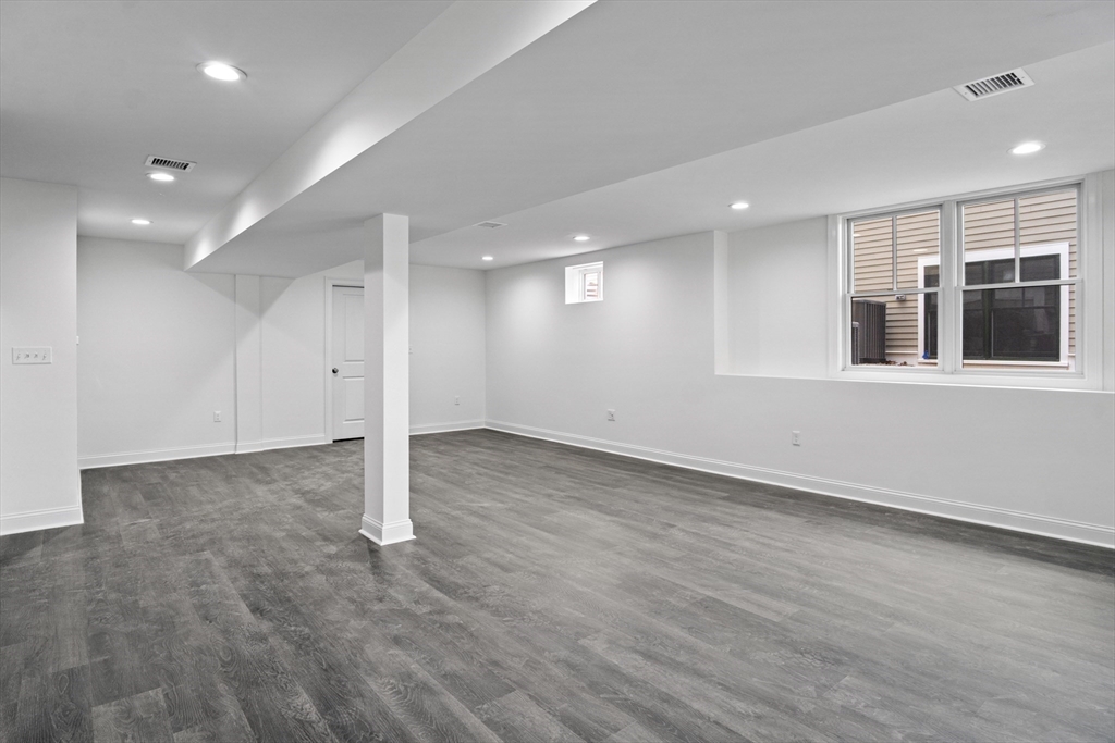 20 Talbot Lane, Unit 20 Reading, MA 01867 - Photo 31 of 38