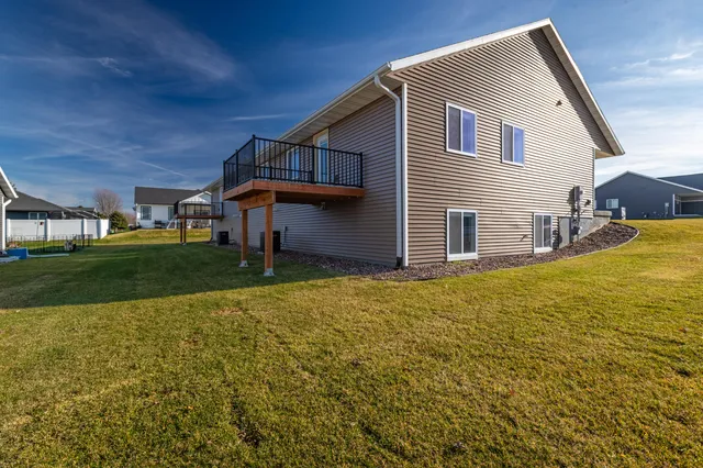 $659,800 | 2210 Henry Johns Boulevard, Unit 2212, Bangor, WI 54614