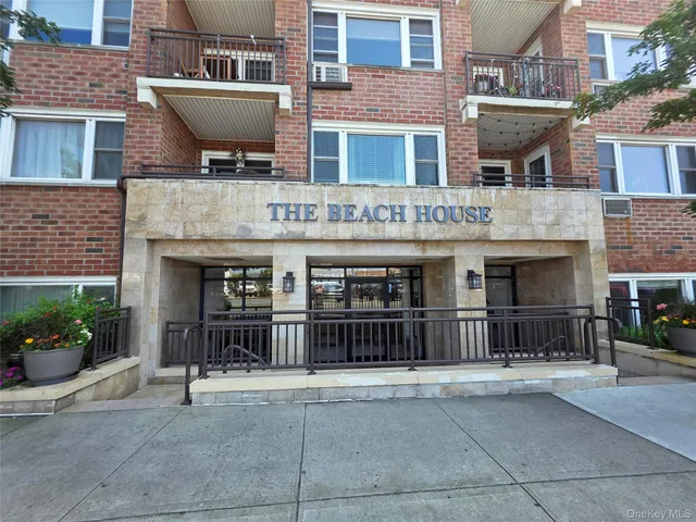 $3,150 | 740 East Broadway, Unit 3E, Long Beach, NY 11561