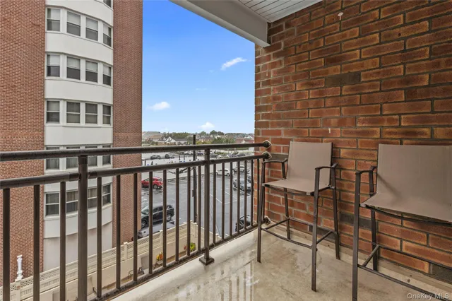 $3,150 | 740 East Broadway, Unit 3E, Long Beach, NY 11561