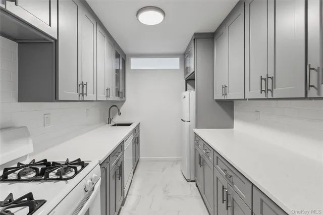 $3,150 | 740 East Broadway, Unit 3E, Long Beach, NY 11561