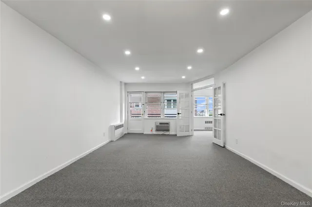 $3,150 | 740 East Broadway, Unit 3E, Long Beach, NY 11561