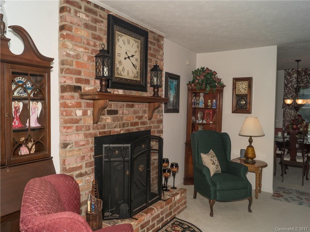 228 Fallen Timber Road Hendersonville, NC 28791 - Photo 11 of 24 Gallery Image 11