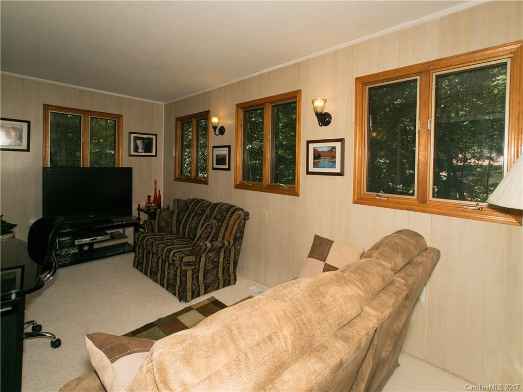 228 Fallen Timber Road Hendersonville, NC 28791 - Photo 12 of 24 Gallery Image 12