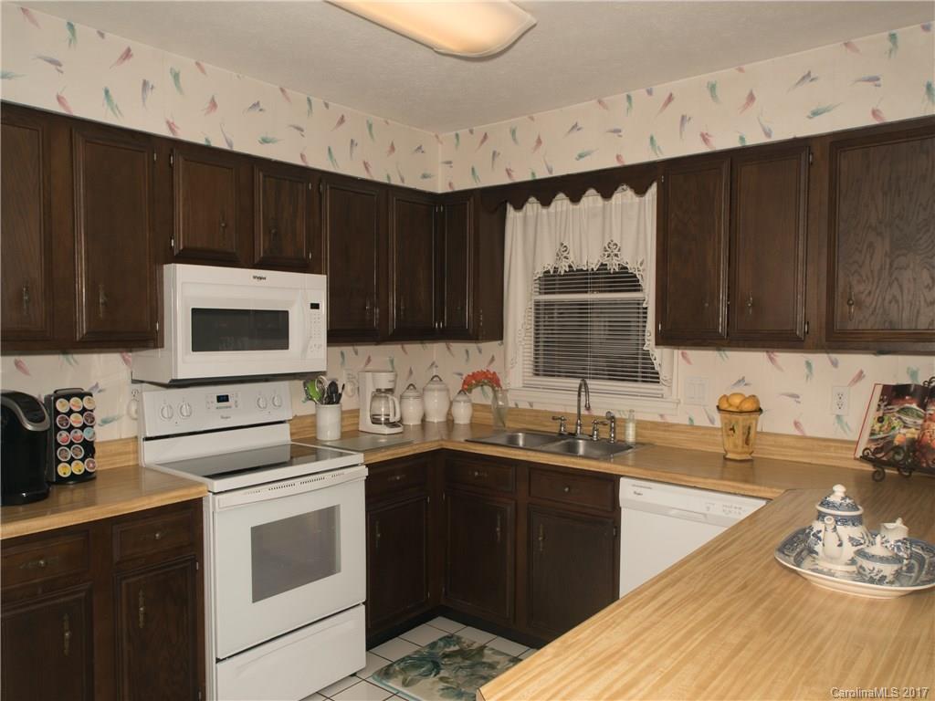 228 Fallen Timber Road Hendersonville, NC 28791 - Photo 8 of 24 Gallery Image 8