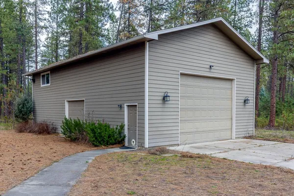 $937,500 | 4911 East Greenbluff Road, Colbert, WA 99005