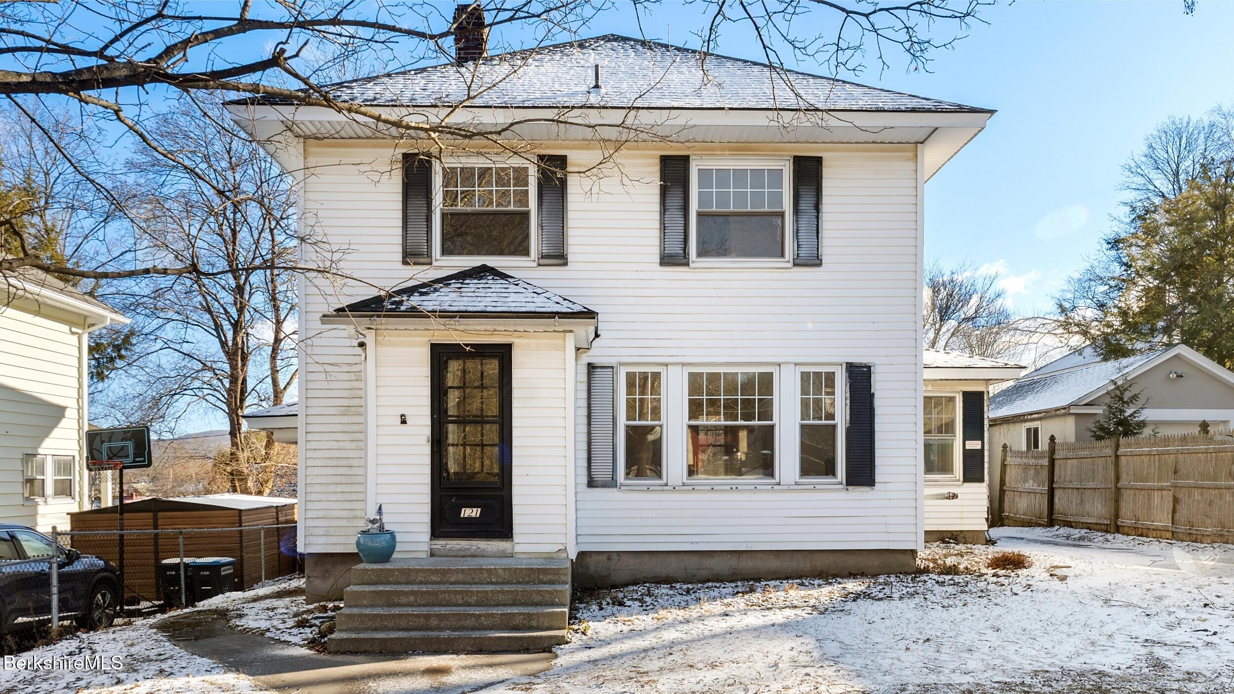 121 Edward Avenue Pittsfield, MA 01201 - Photo 5 of 22 a front view of a house