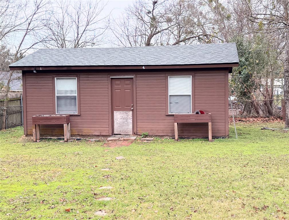 112 Meadow Lane Groesbeck, TX 76642 - Photo 33 of 37