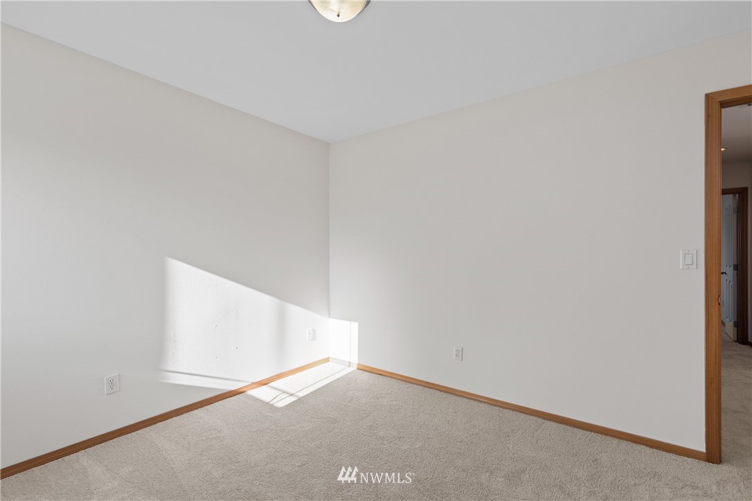 12223 Military Road South Seattle, WA 98168 - Photo 22 of 37