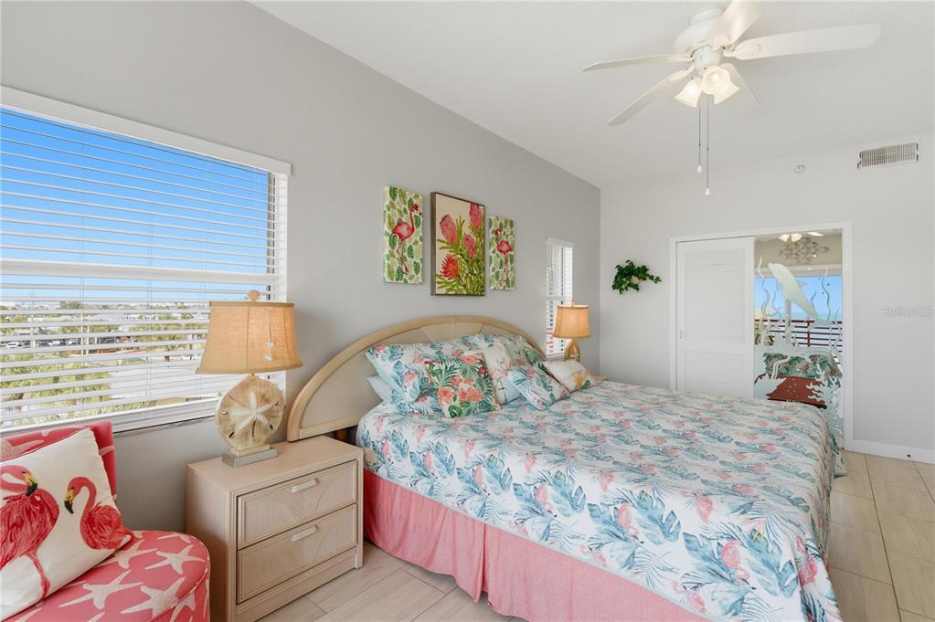 12935 Gulf Lane, Unit 304 Madeira Beach, FL 33708 - Photo 14 of 61