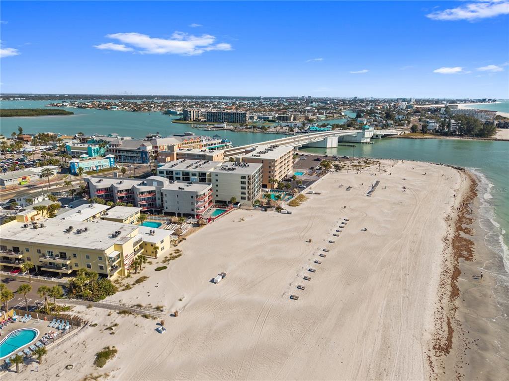 12935 Gulf Lane, Unit 304 Madeira Beach, FL 33708 - Photo 3 of 61