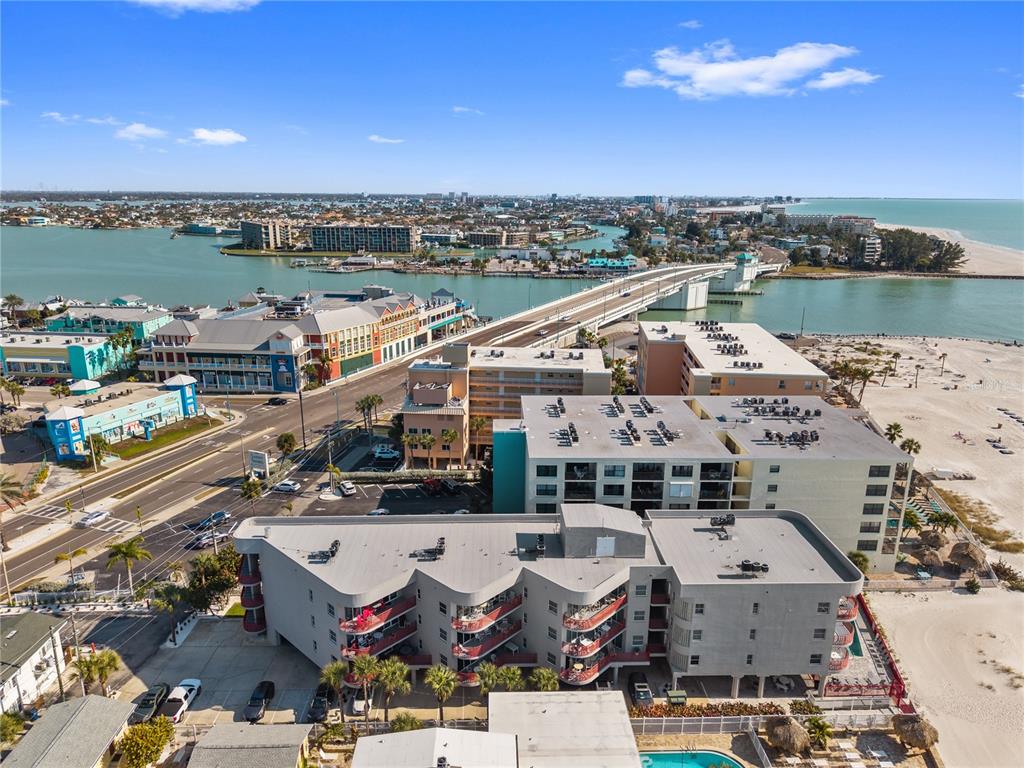 12935 Gulf Lane, Unit 304 Madeira Beach, FL 33708 - Photo 5 of 61