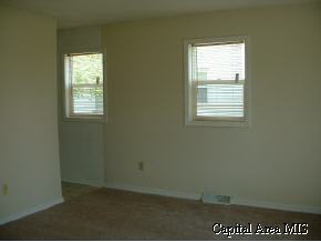 11 Todd Lane Springfield, IL 62702 - Photo 2 of 8 Gallery Image 2