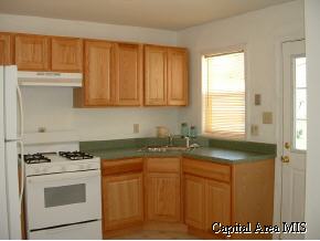 11 Todd Lane Springfield, IL 62702 - Photo 4 of 8 Gallery Image 4