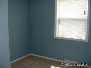 11 Todd Lane Springfield, IL 62702 - Photo 6 of 8 Gallery Image 6