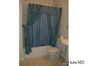 11 Todd Lane Springfield, IL 62702 - Photo 7 of 8 Gallery Image 7