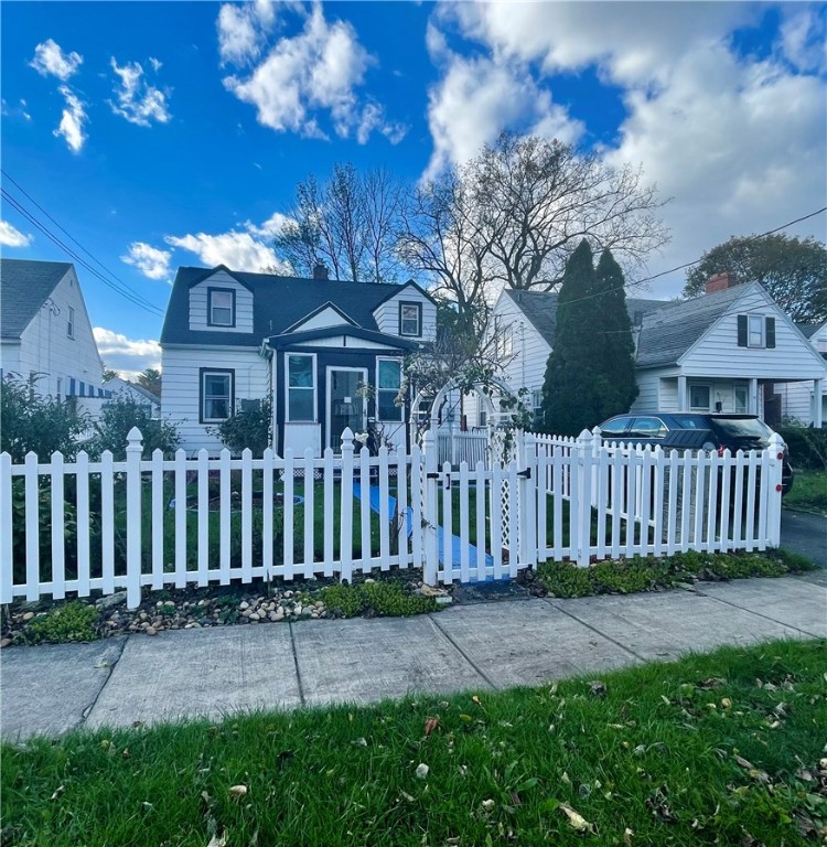 61 Northaven Terrace Rochester, NY 14621 - Photo 2 of 28