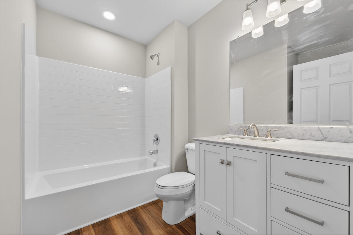 1617 Derby Avenue Mount Pleasant, WI 53403 - Photo 13 of 28 upper family bath