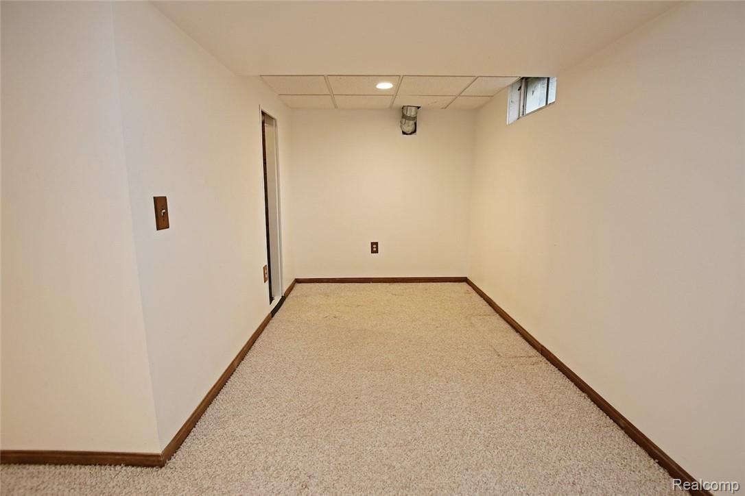 5583 Copley Square Road Grand Blanc, MI 48439 - Photo 34 of 45 34.jpg