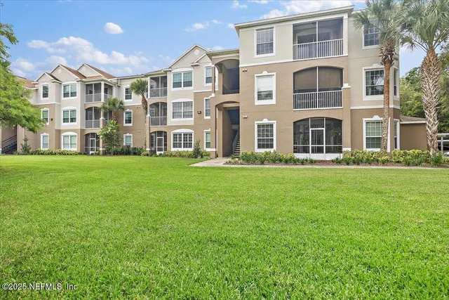 $179,000 | 10550 Baymeadows Road, Unit 1028, Jacksonville, FL 32256