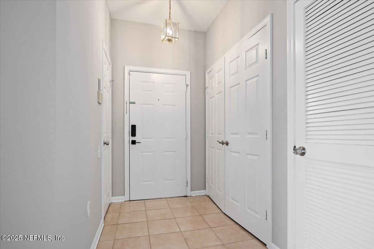 10550 Baymeadows Road, Unit 1028 Jacksonville, FL 32256 - Photo 3 of 22 02-Foyer