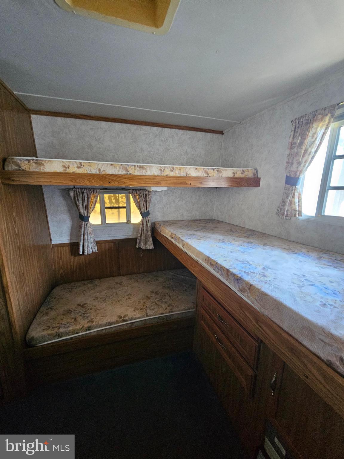 6 Boo Boo Boulevard Falling Waters, WV 25419 - Photo 10 of 19 a view of living room